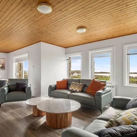 House Mannin, באליקונילי