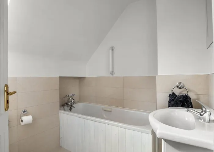 House Mannin, Балликоннили